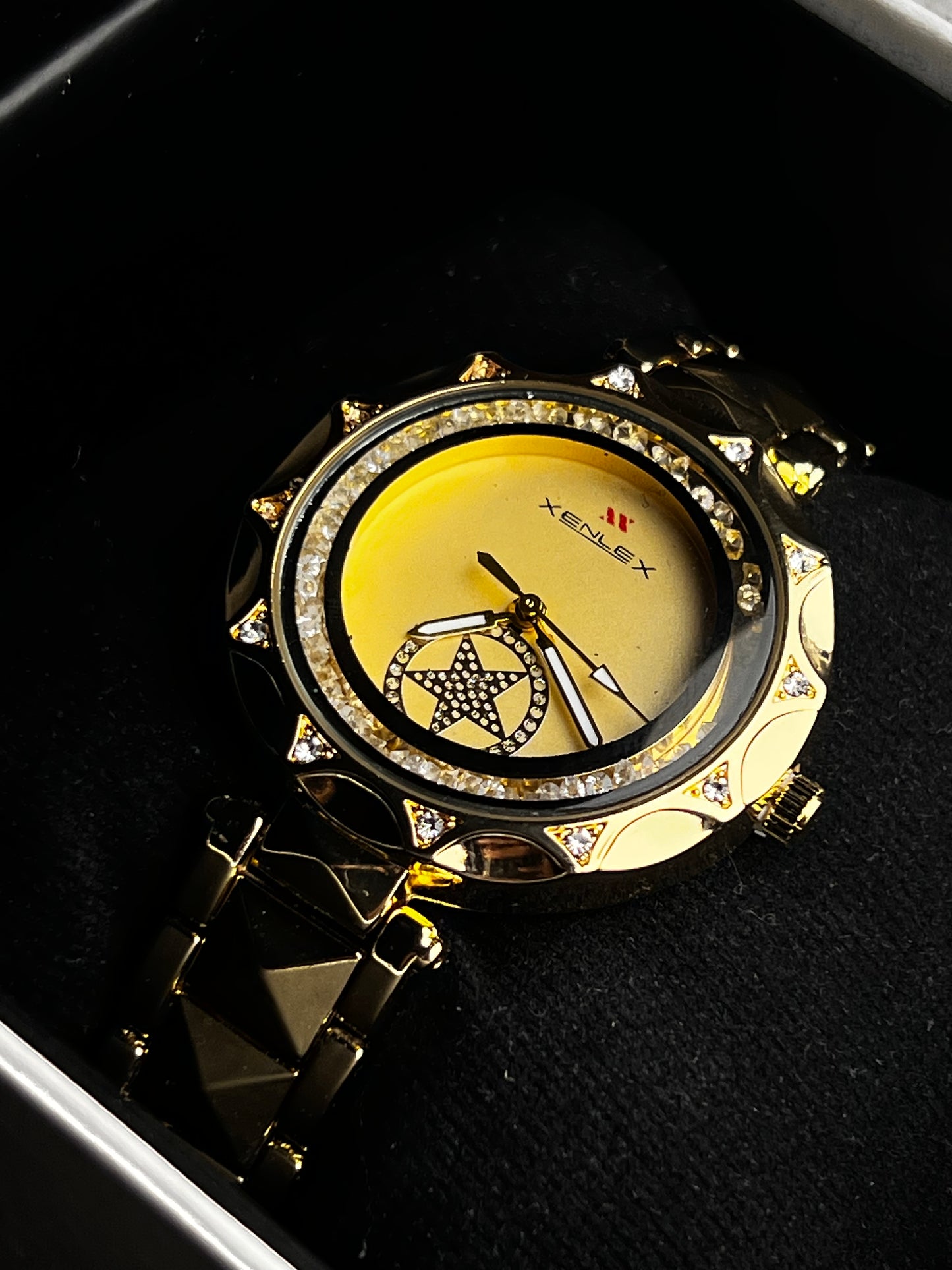 Xenlex Gold Luxury Women’s Watch – Elegant Crystal Studded Timepiece