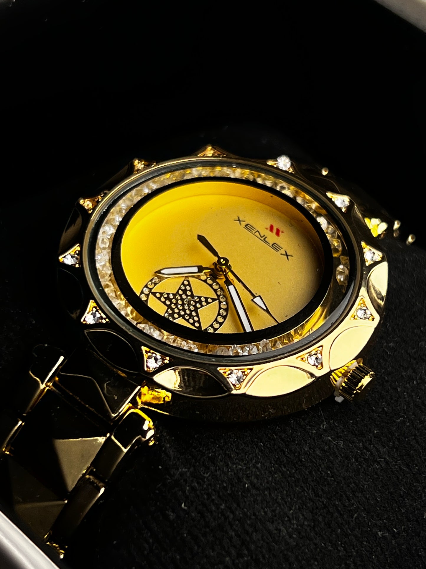 Xenlex Gold Luxury Women’s Watch – Elegant Crystal Studded Timepiece