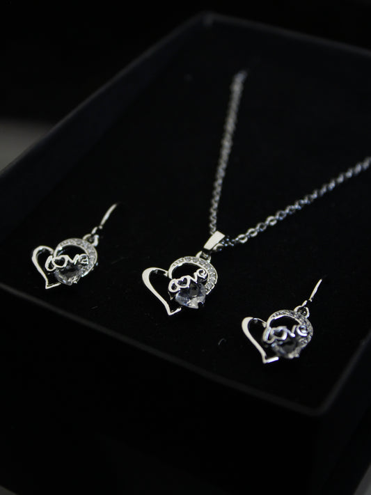 Elegant Heart Pendant Necklace and Earring Set – Sparkling Crystal Design