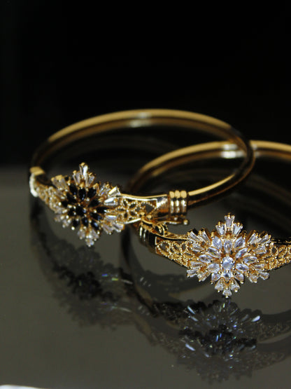 Elegant Floral Gold Bracelet Pair – Dual Tone (White & Black)